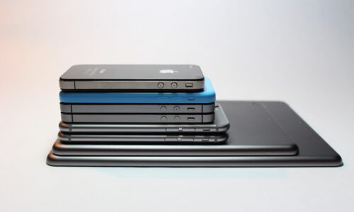 Dlaczego smartfony są coraz większe? (5 powodów dlaczego smartfony ciągle „rosną”).